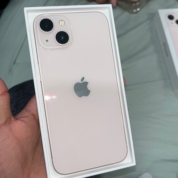 iPhone 13 only had for 4 months great condition 128gb